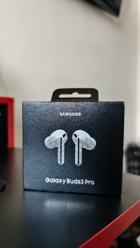 Samsung Galaxy Buds3 Pro - Praticamente Novo