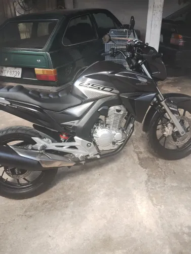 CB Twister 2022 ABS (Particular)