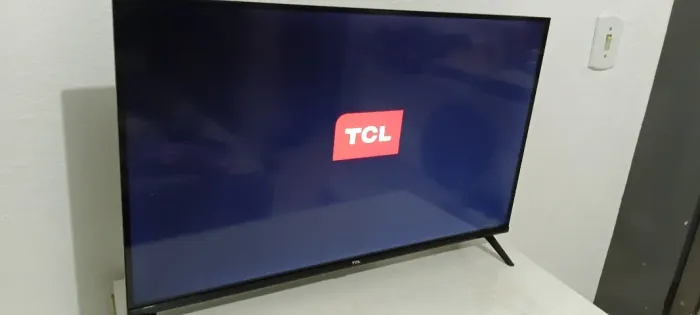 Televisão 32" smart, TCL - 700,00