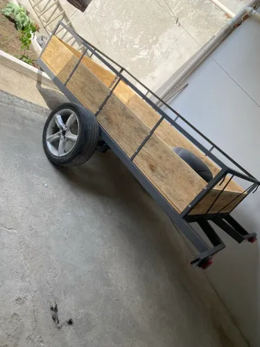 ? VENDE-SE CARROCINHA ?