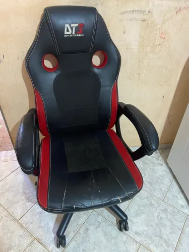 Cadeira DT3 vermelha preta