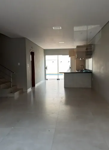 Vendo um Ótimo Sobrado no Condomínio Parentins