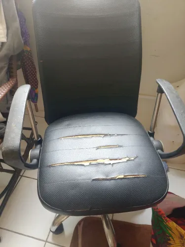 Vendo uma cadeira 