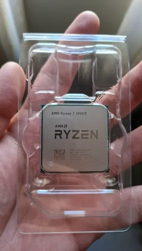 AMD Ryzen 7 3800X
