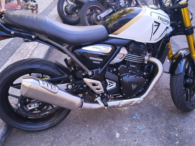 Vendo Triumph Speed 400 2026/2026, Botafogo. 