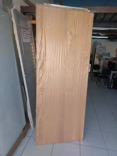 QUEIMA ESTOQUE 01 Porta prancheta acabamento angelim 210x82 R$ 220,00