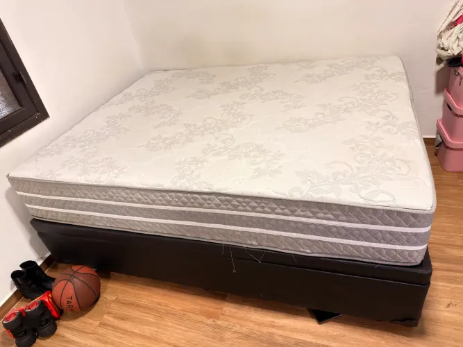 Cama Queen Colchao e box Bau