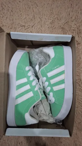 Tênis adidas verde N36/38 novo