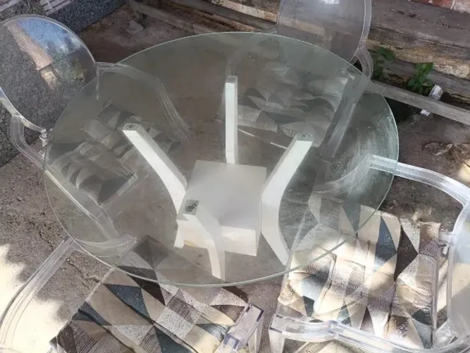 Mesa de Vidro Redonda com 4 Cadeiras