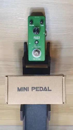 Pedal fuzz Rowin