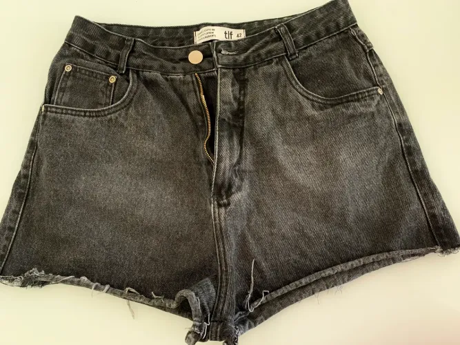 Short jeans