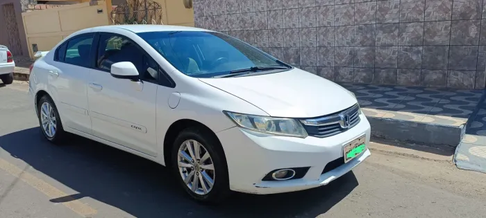 Honda Civic Sedan LXS 1.8/1.8 Flex 16V Aut. 4P 2014