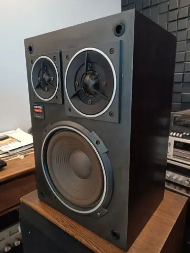 Caixa acústicas Polyvox Project 83 muito conservada.