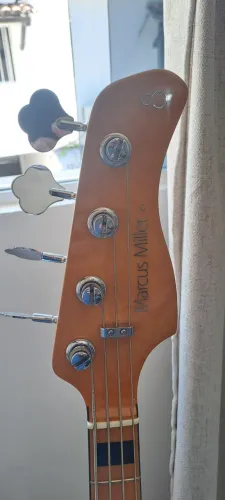 Baixo Sire V5 Jazz Bass