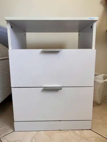 Mesa de cabeceira desapego