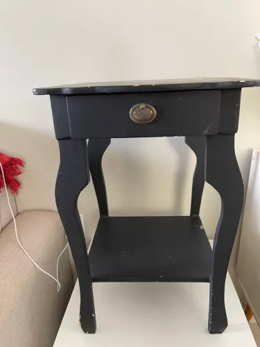 Mesa Lateral / Criado-Mudo de Madeira - Estilo Clássico