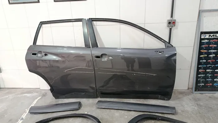 Porta Corolla Cross 25