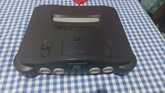 Nintendo 64 (Console, Fonte e cabo de video)