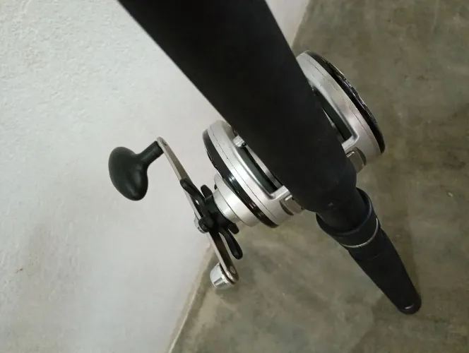 Vara de pesca jaguar 80 libras 1.80 mt + carretilha ( Pesca alto mar )