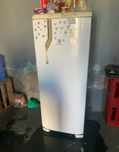 Geladeira Electrolux 350