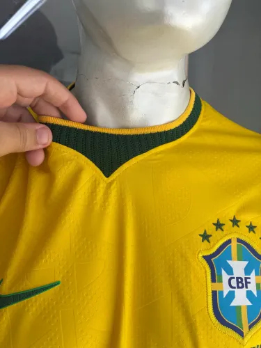CAMISA BRASIL G USADA APENAS UMA VEZ