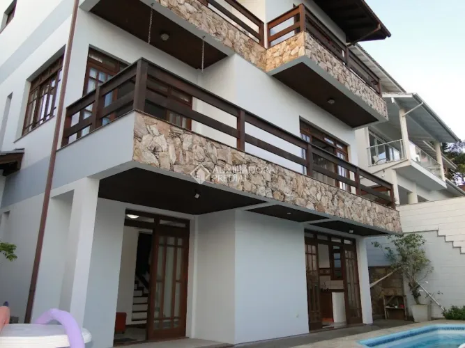 Excelente e ensolarada casa de 470m2 no bairro João Paulo Condomínio Jardim Baía Norte