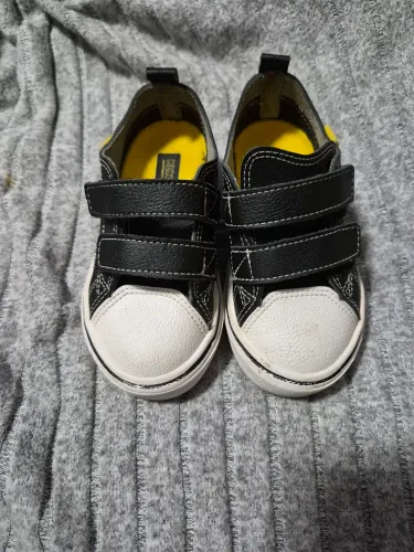 Tenis Klin infantil menino