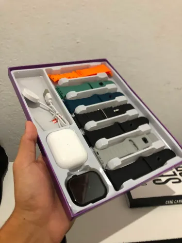 Smartwatch Feminino com 7 Pulseiras e 1 Fone Novo