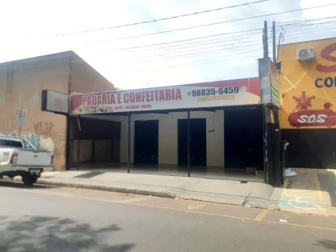 Salão Comercial para Venda ou Locação na Av. Dr. Solon da Silva Varginha  Vila Novaes, em 