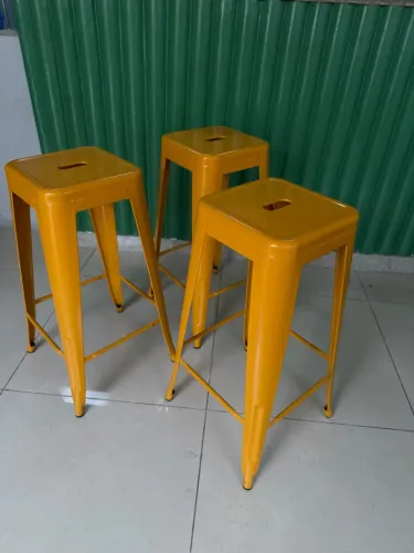 Banqueta alta para bancada 76 cm - Amarela