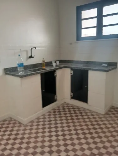 CASA PARA ALUGAR - CENTRO DE MANAUS Excelente localização, próxima ao Garajão