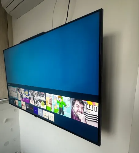 Smart TV 4K Samsung 50AU7700 Crystal LED 50" Cinza