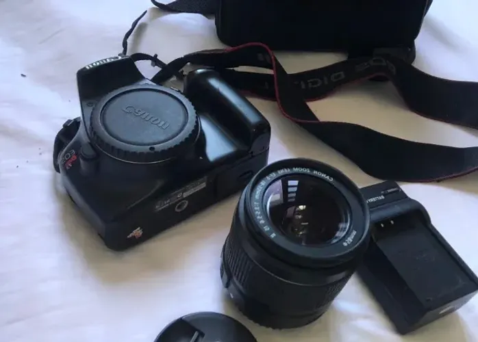 Canon EOS Rebel T3 + Lente 18-55mm
