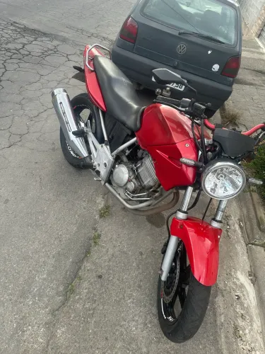 Troco CB Twister 250 em outra moto dependendo do valor tenho volta ou tenho um PC gamer
