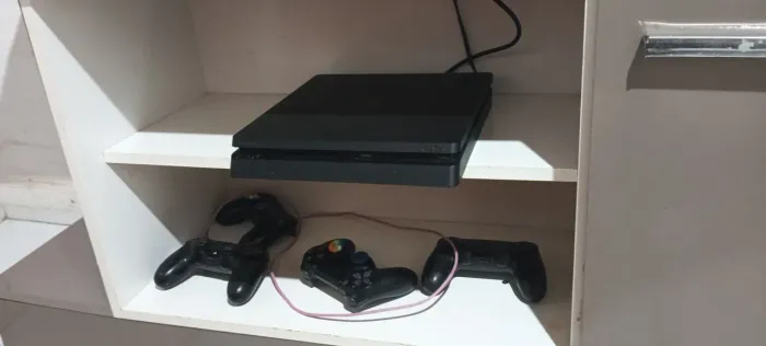 Ps4 com 4controles pegando perfeitamente troco em 50 cc zap.. *