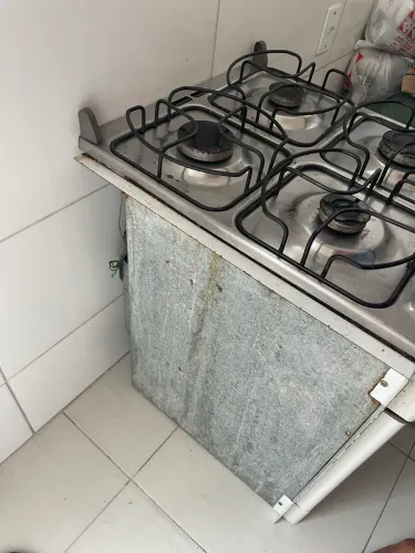 Fogão funcionando as 4 bocas