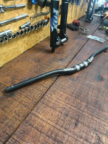Guidão Race Face Six Carbon 800mm/35mm