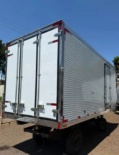 gancheiro frigorífico baú para caminhão modelo 2024