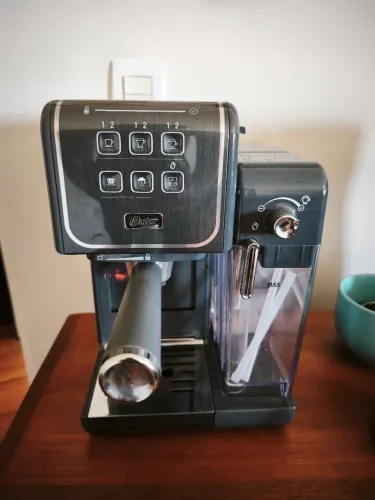 Cafeteira Expresso Oster PrimaLatte Touch Cinza