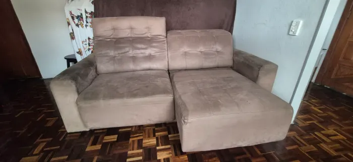 Sofá 2 lugares, estrutura forte, encostos articulados, extensores do assento