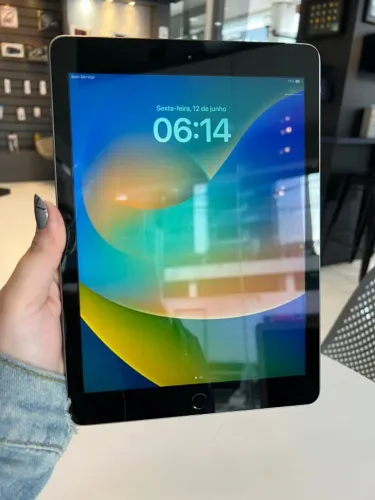 iPad 5 geração Silver 128GB - seminovo 6 meses de garantia