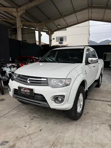 Mitsubishi L200 Triton HPE 3.2 CD TB Int.diesel AUT 2016