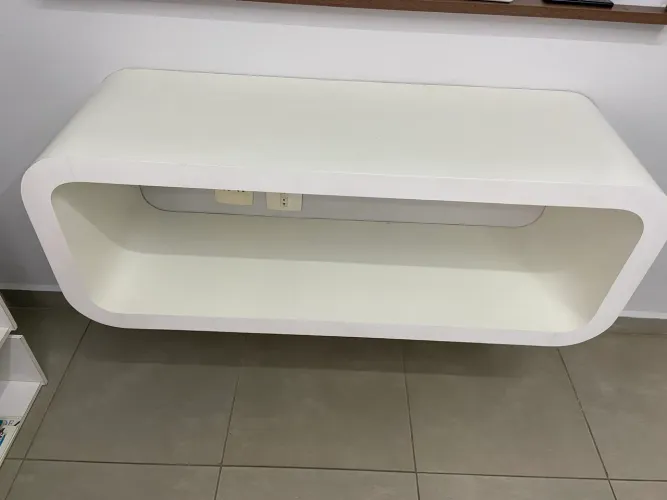 Nicho Suspenso Moderno para TV - Cantos Arredondados (Branco)
