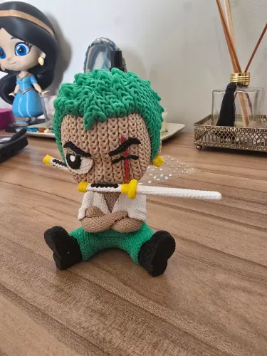 Boneco Zoro One Piece efeito Trico/Croche