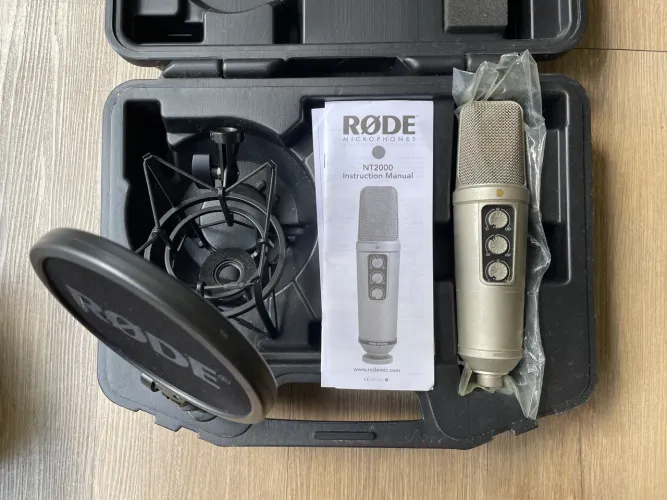 Microfone condensador Rode NT2000 + shockmount sm6 Rode com pop filter