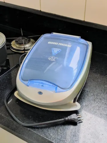 Grill George Foreman Clássico - Ideal para Grelhados Rápidos