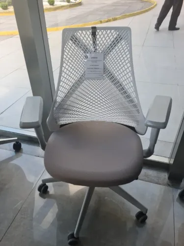 Cadeira Escritório Presidente Tela Bix X+ Sincron Slider - Plaxmetal - cinza