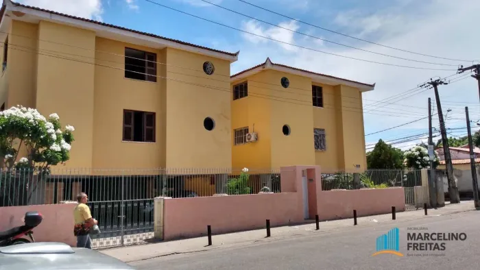 Apartamento com 3 dormitórios para alugar, 106 m² por R$ 1.900,00/mês - Antônio Bezerra -