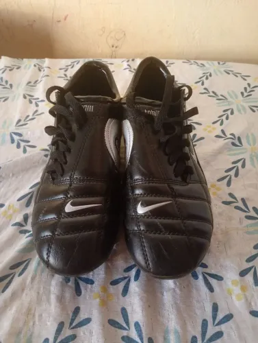 Chuteira Nike Total 90lll