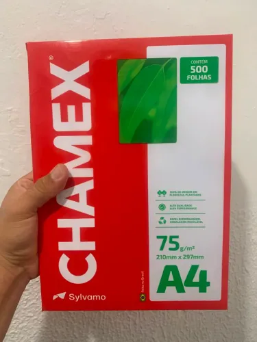 3 unidades de resmas, com 500 folhas cada uma.
